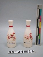 日本風俗品－小酒瓶一對藏品圖，第1張